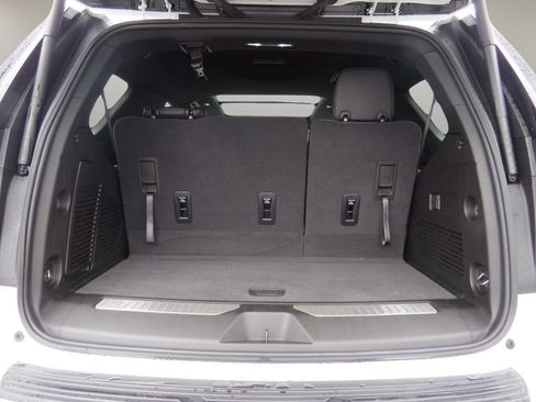 Used 2024 Chevrolet Tahoe RST RWD image 15
