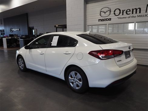 Used 2017 Kia Forte LX image 21
