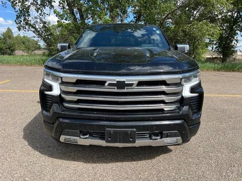 Used 2024 Chevrolet Silverado 1500 High Country w/ High Country Premium Package AWD/4WD image 2