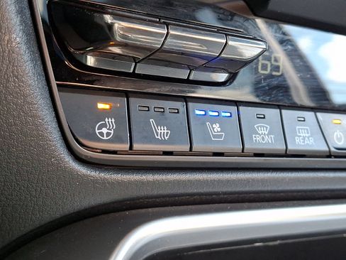 Certified 2024 MAZDA CX-90 Plug-In Hybrid w/ Premium Plus AWD/4WD image 29