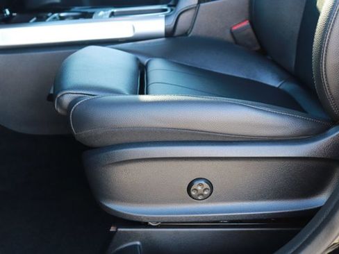 Used 2024 Mercedes-Benz GLB 250 image 10