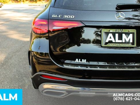 Used 2025 Mercedes-Benz GLC 300 4MATIC w/ AMG Line image 13