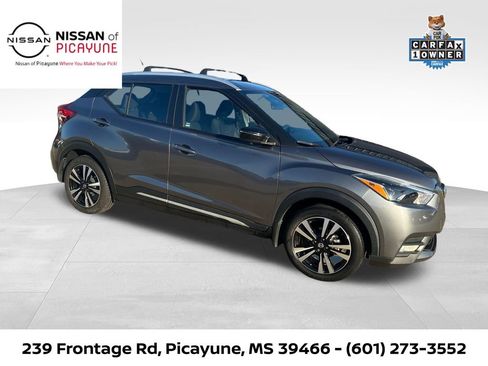 Certified 2020 Nissan Kicks SR w/ Exterior Package image 9