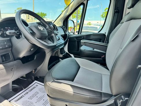 Used 2026 RAM ProMaster 2500 w/ Convenience Group FWD image 9