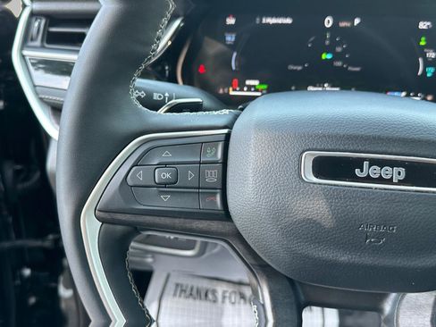 Used 2024 Jeep Grand Cherokee Limited 4xe w/ Luxury Tech Group II AWD/4WD image 17