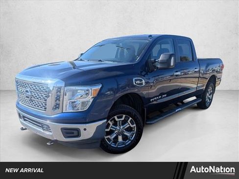 Used 2018 Nissan Titan SV w/ SV Convenience Package image 1