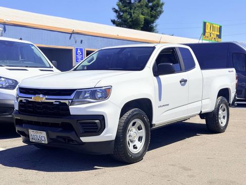 Used 2021 Chevrolet Colorado W/T w/ WT Convenience Package AWD/4WD image 1