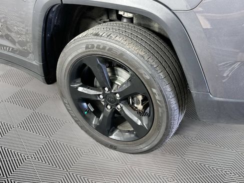Certified 2023 Jeep Grand Cherokee Altitude AWD/4WD image 42