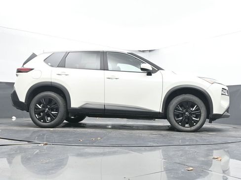 Used 2023 Nissan Rogue SV image 52