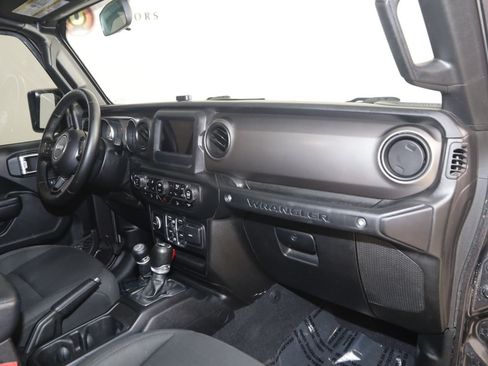 Used 2020 Jeep Wrangler Unlimited Sport S AWD/4WD image 35