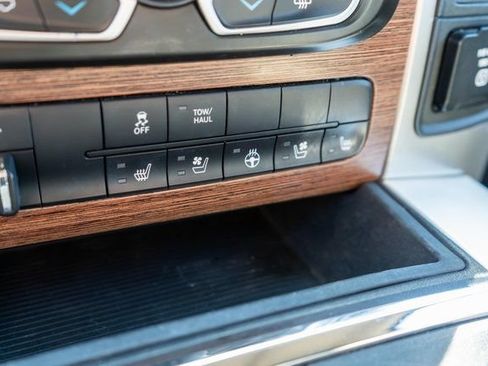 Used 2018 RAM 1500 Laramie w/ Convenience Group AWD/4WD image 34