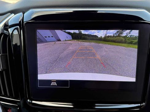 Used 2023 Chevrolet Traverse LT AWD/4WD image 22