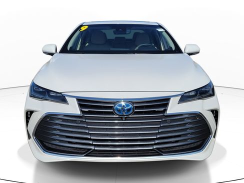 Used 2019 Toyota Avalon Limited w/ Advanced Safety Package FWD image 2