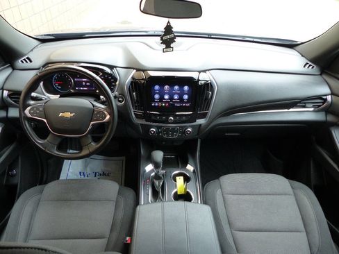 Used 2022 Chevrolet Traverse LT FWD image 22
