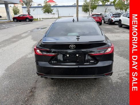 Used 2025 Toyota Camry SE FWD image 6
