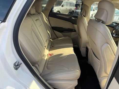 Used 2019 Lincoln MKC Premiere image 28