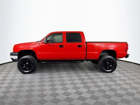 Used 2004 Chevrolet Silverado 2500 LS w/ Skid Plate Package AWD/4WD image 4