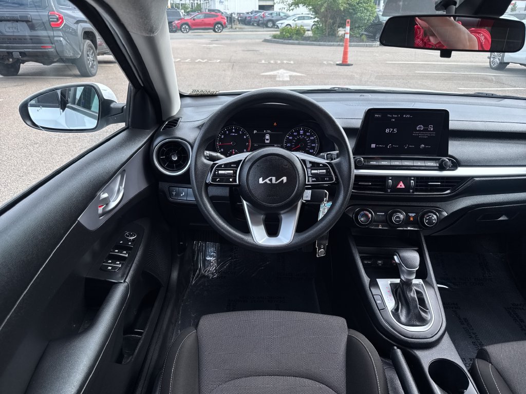 Used 2024 Kia Forte LXS w/ LXS Technology Package FWD image 11