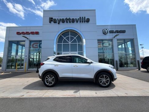 Used 2021 Buick Encore GX Essence w/ Advanced Technology Package AWD/4WD image 2