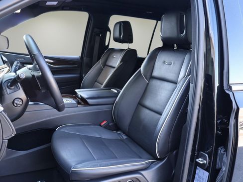 Used 2021 Cadillac Escalade Premium Luxury image 13