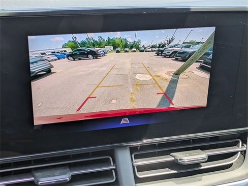 Used 2024 Chevrolet Trax LT image 18
