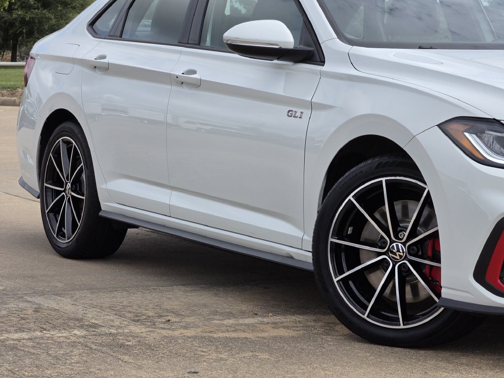 Used 2025 Volkswagen Jetta GLI Autobahn FWD image 11
