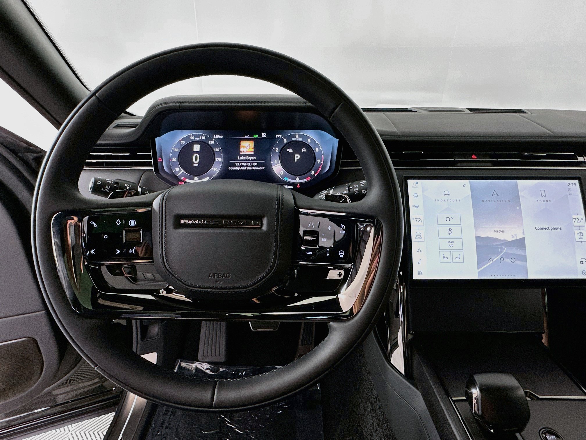 New 2026 Land Rover Range Rover SV AWD/4WD image 11