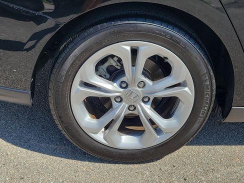 Used 2025 Honda Accord LX image 10