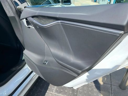 Used 2020 Tesla Model S Long Range Plus AWD/4WD image 18