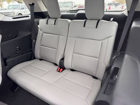 Used 2026 Ford Explorer Active w/ Active Comfort Package RWD image 24