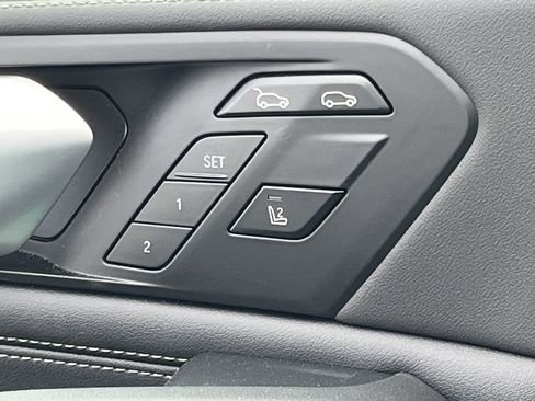 Used 2025 BMW X6 M60i image 16