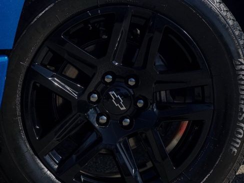 Used 2024 Chevrolet Silverado 1500 Custom image 2