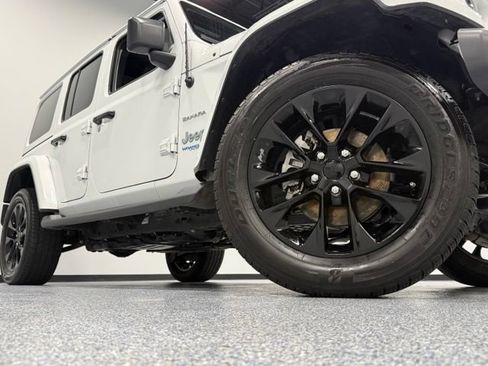 Used 2021 Jeep Wrangler Unlimited Sahara w/ Cold Weather Group AWD/4WD image 3