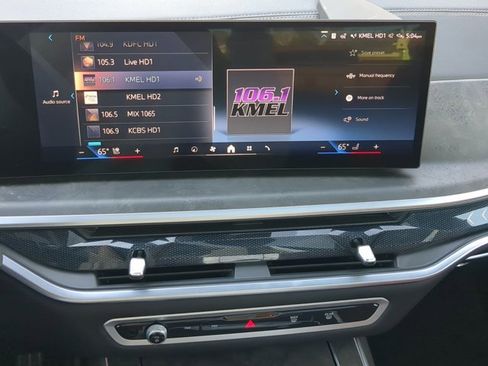 Used 2024 BMW X7 xDrive40i w/ M Sport Package image 15