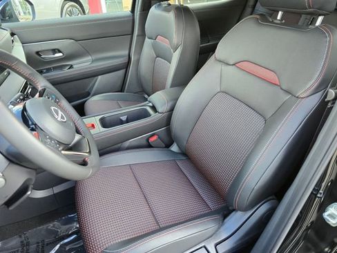 New 2026 Nissan Kicks SR FWD image 19