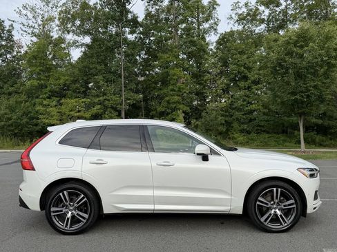 Used 2018 Volvo XC60 T5 Momentum w/ Convenience Package AWD/4WD image 7