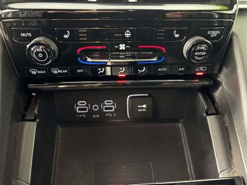 Used 2024 Jeep Grand Cherokee L Laredo AWD/4WD image 18