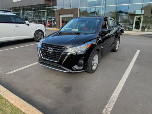 Used 2024 Nissan Kicks S FWD image 2