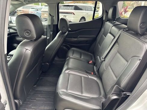 Used 2019 GMC Acadia SLT image 18