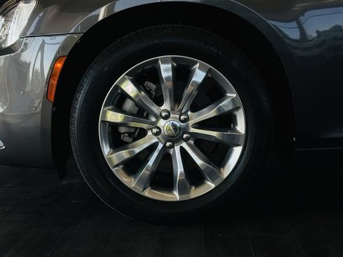 Used 2021 Chrysler 300 Touring L w/ Popular Equipment Group AWD/4WD image 28