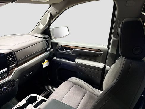 New 2026 GMC Sierra 1500 SLE w/ Preferred Package image 23