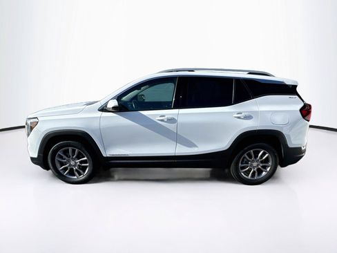 Used 2024 GMC Terrain SLT AWD/4WD image 2