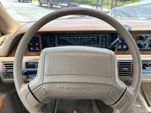 Used 1993 Chevrolet Caprice Classic RWD image 35