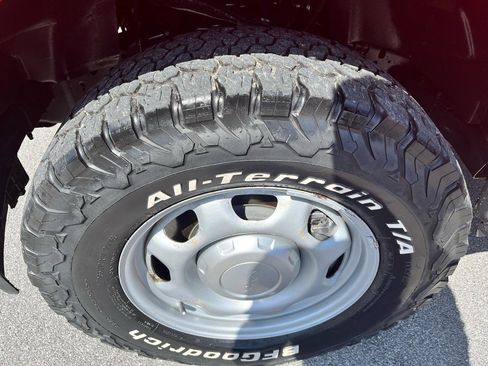 Used 2021 Ford F150 XL w/ Trailer Tow Package image 9