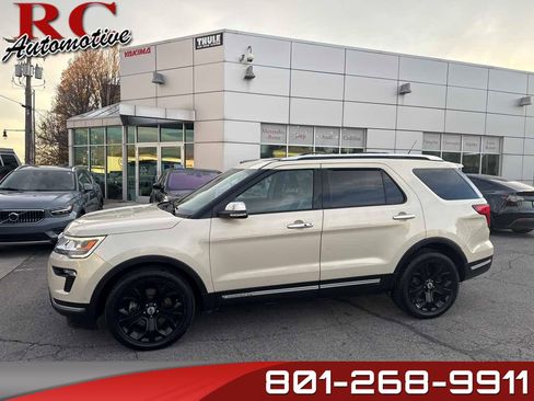 Used 2018 Ford Explorer Platinum image 1