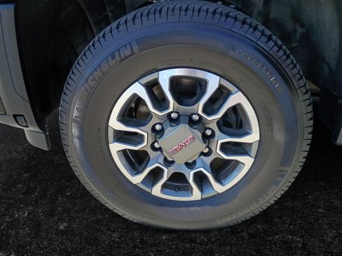 Used 2025 GMC Sierra 2500 AT4 AWD/4WD image 15