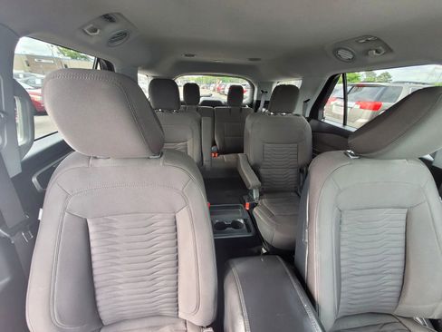 Used 2020 Ford Explorer XLT RWD image 11