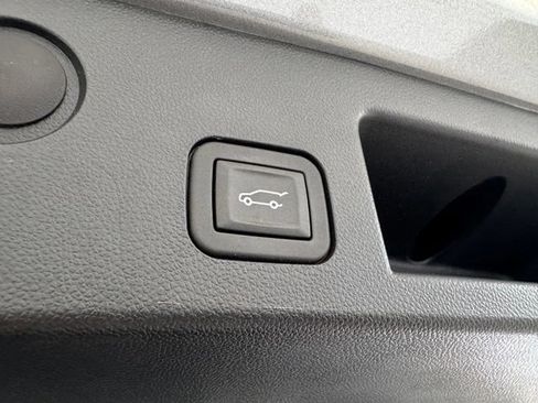 Used 2025 Chevrolet Equinox ACTIV AWD/4WD image 40