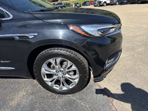 Used 2021 Buick Enclave Avenir w/ Avenir Technology Package image 2