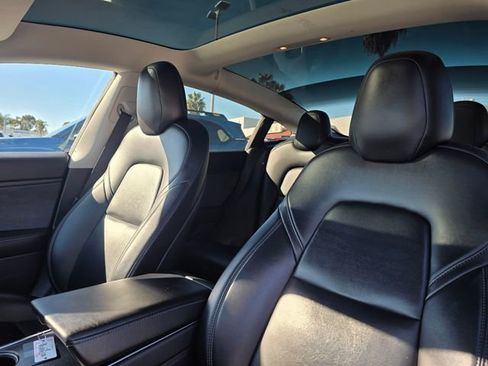 Used 2019 Tesla Model 3 Long Range image 16